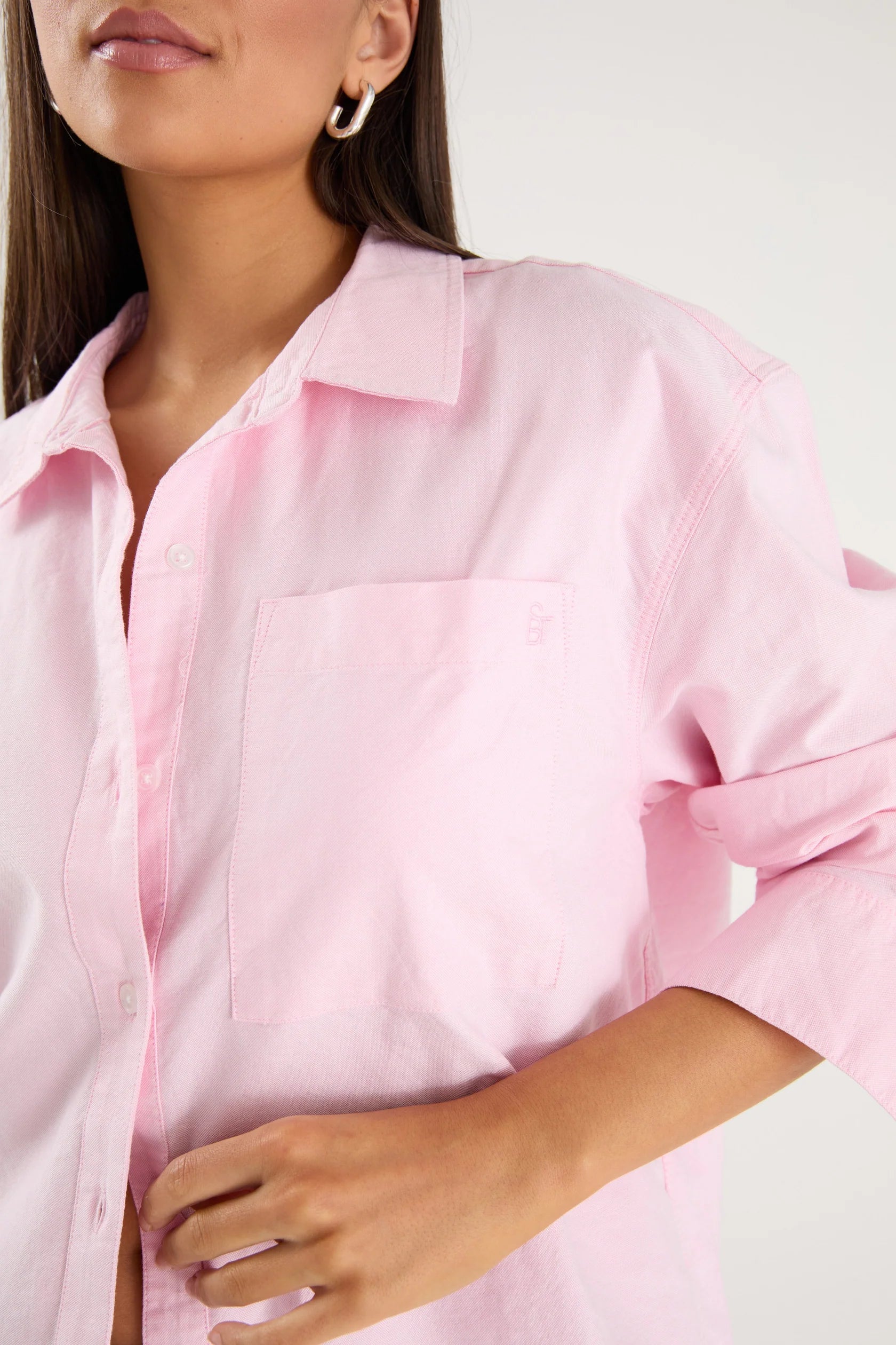 STORIES BE TOLD SIGNATURE PINK OXFORD BOYFRIEND SHIRT - THE VOGUE STORE