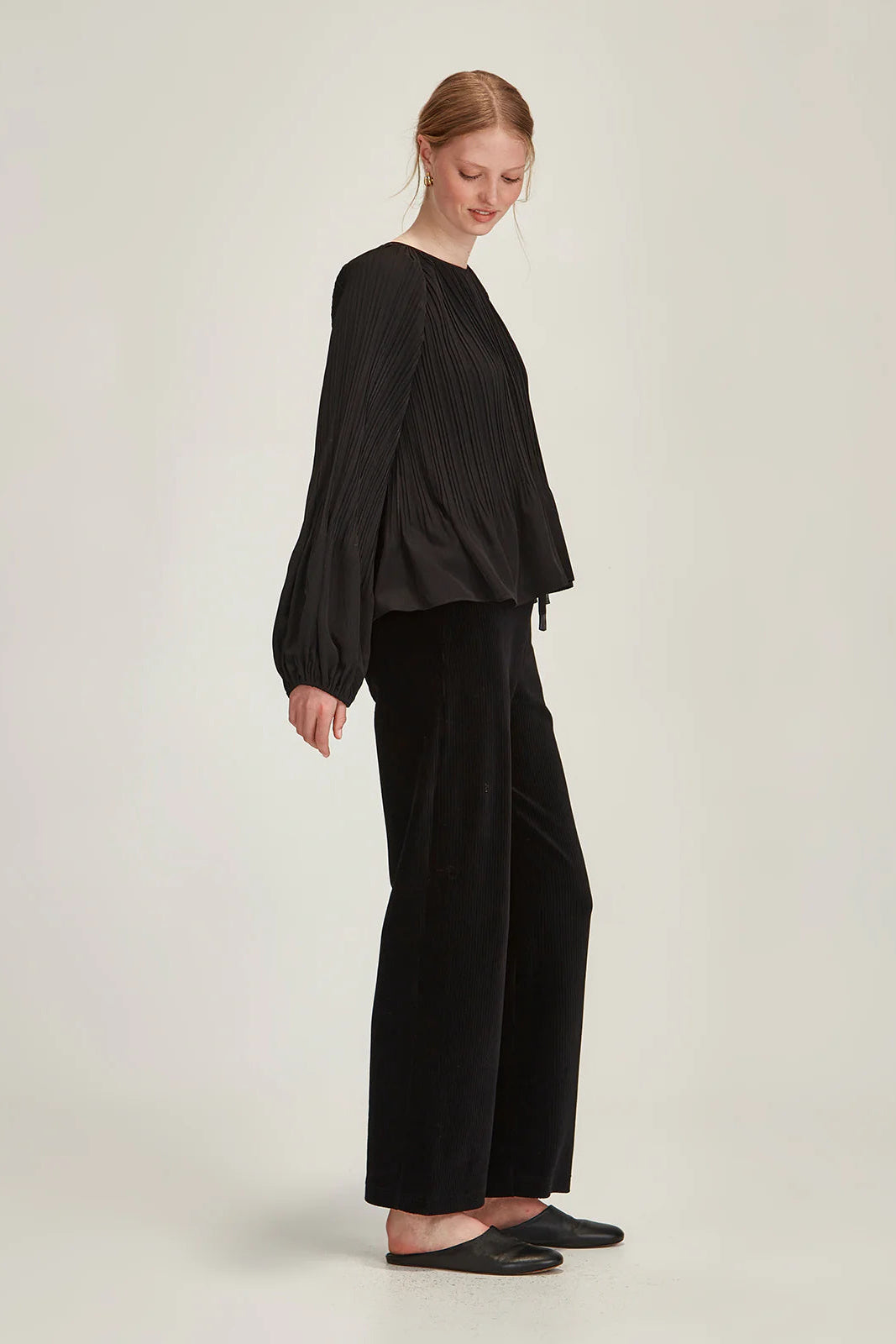 SILLS SUMI PLEAT TOP - BLACK - THE VOGUE STORE