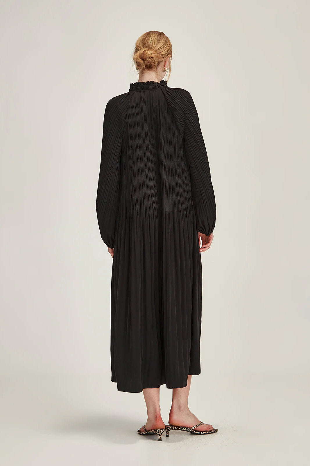 SILLS JOJO PLEAT DRESS - BLACK - THE VOGUE STORE