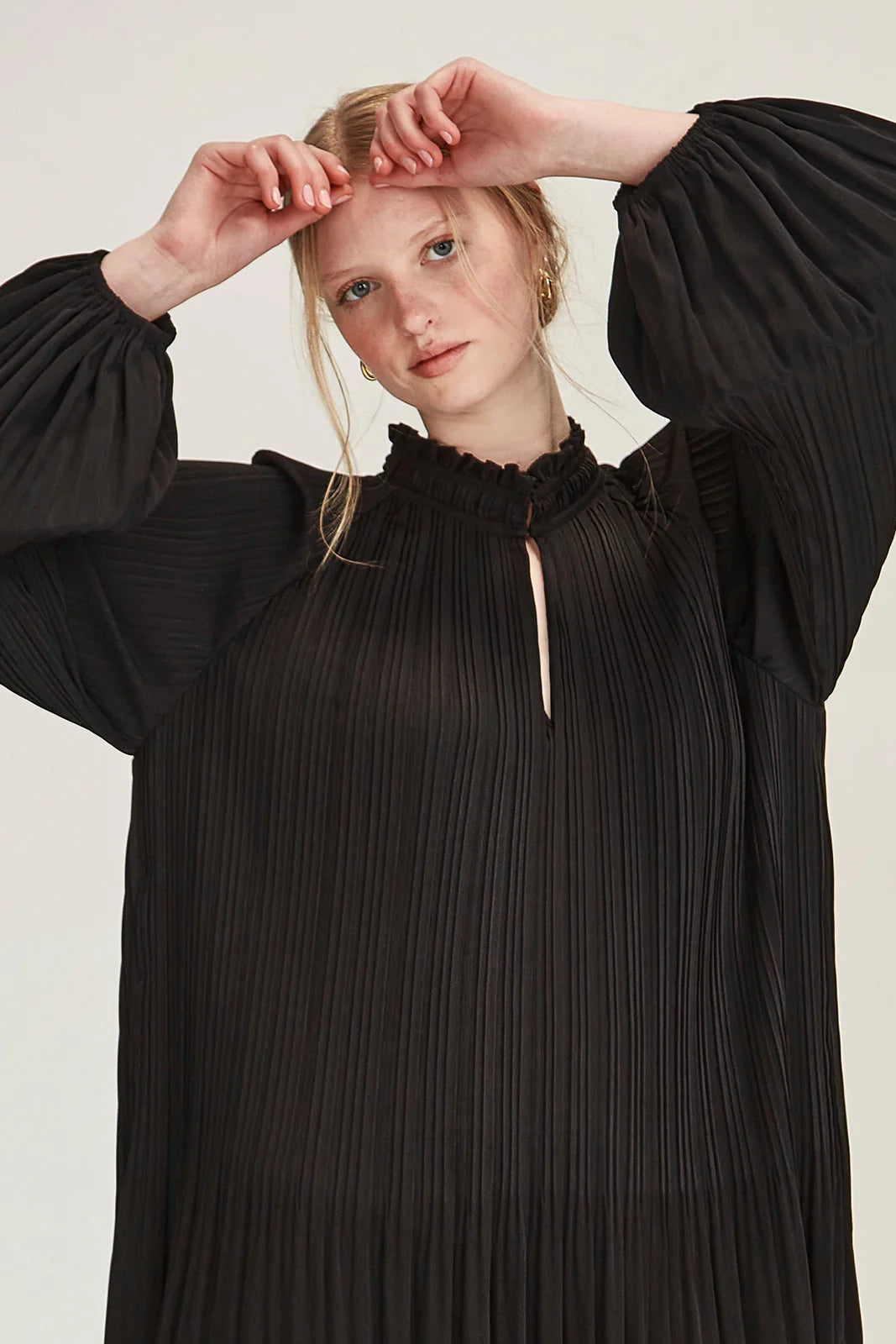 SILLS JOJO PLEAT DRESS - BLACK - THE VOGUE STORE