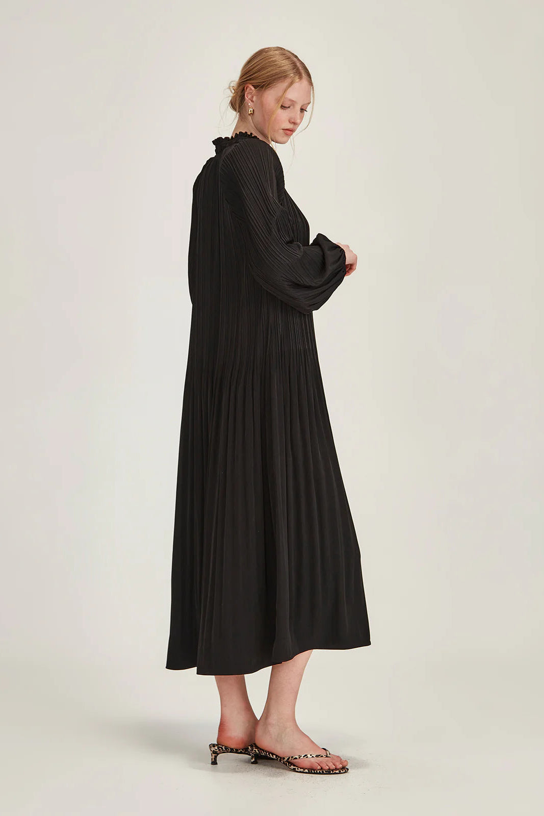 SILLS JOJO PLEAT DRESS - BLACK - THE VOGUE STORE