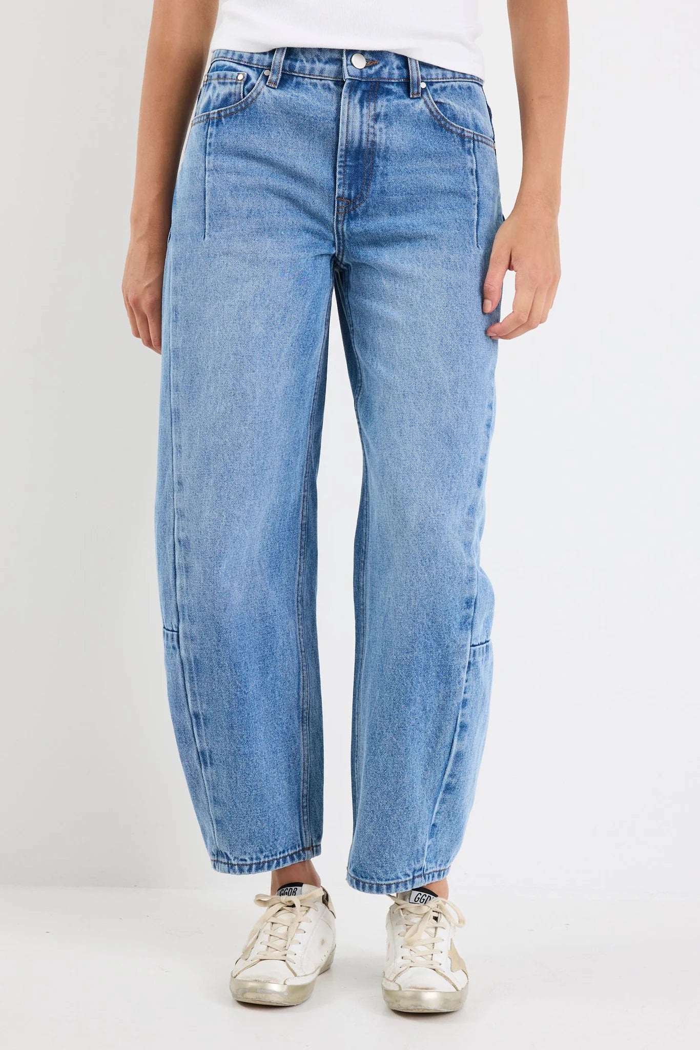 AMONG THE BRAVE GRADUATE 90'S BLUE BARREL DENIM JEANS - THE VOGUE STORE
