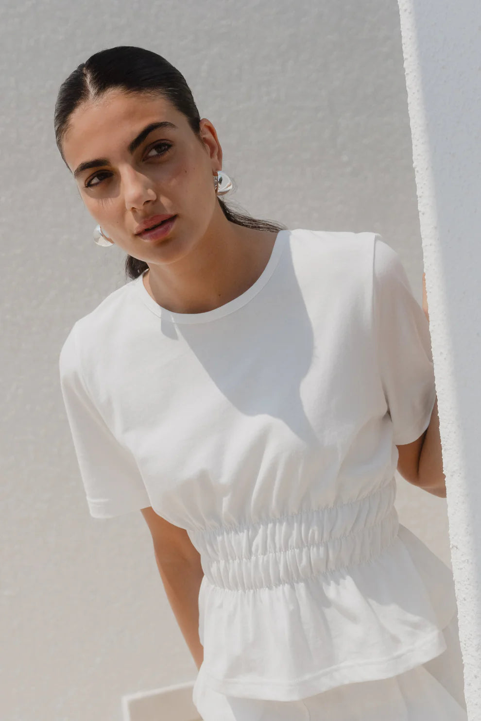 AMONG THE BRAVE SVELTE IVORY SHIRRED DEATIL SS TEE - THE VOGUE STORE