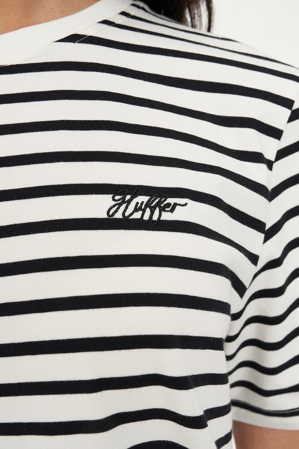 HUFFER OUI OUI CLASSIC TEE BLACK/CHALK - THE VOGUE STORE