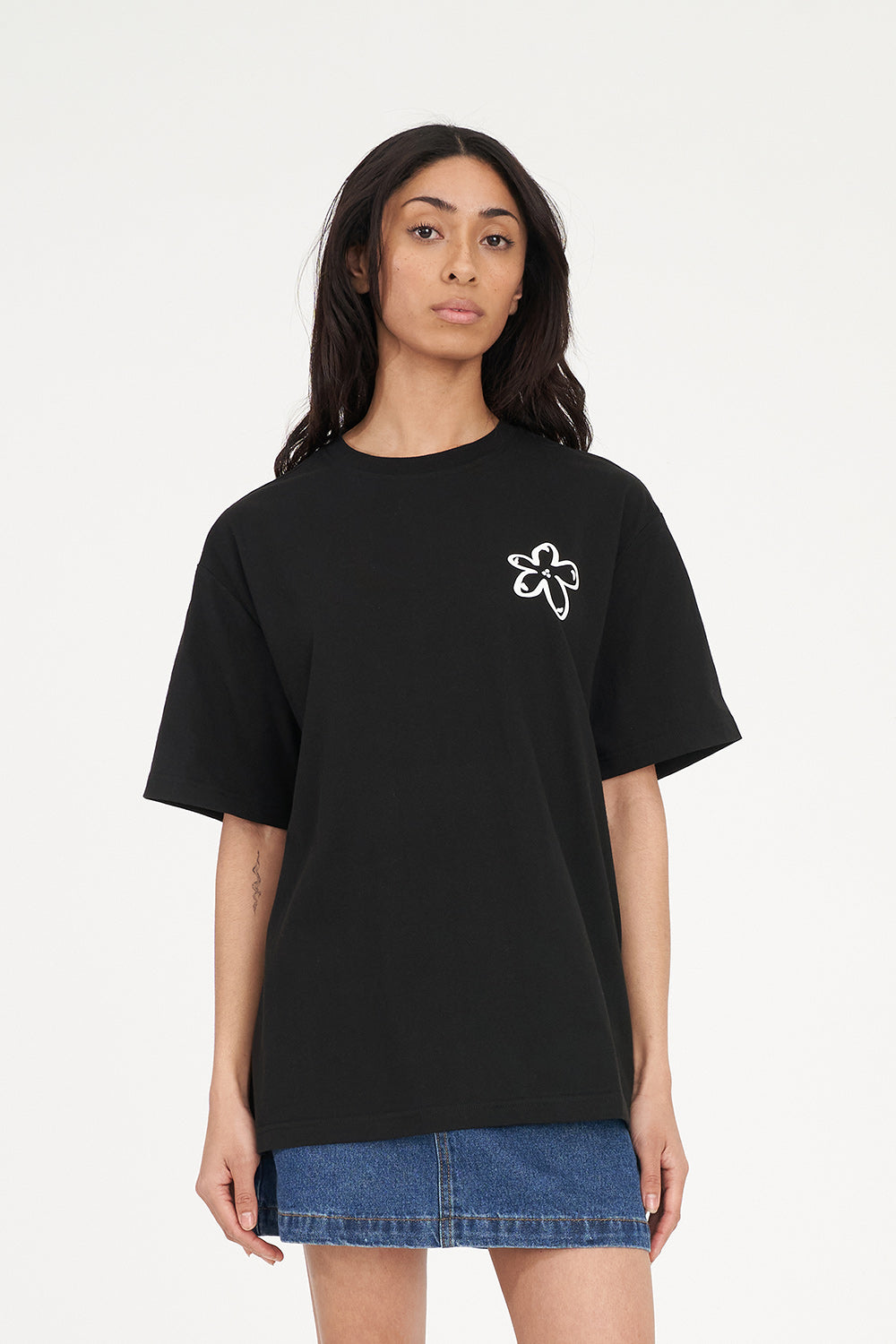 HUFFER RELAX TEE 220/DAISY BLACK - THE VOGUE STORE