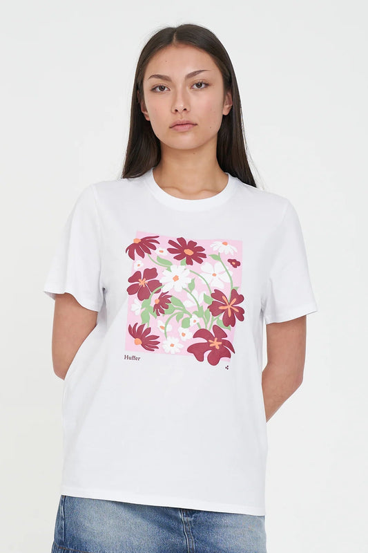 HUFFER CLASSIC TEE 170/FLOWER MARKET - WHITE - THE VOGUE STORE