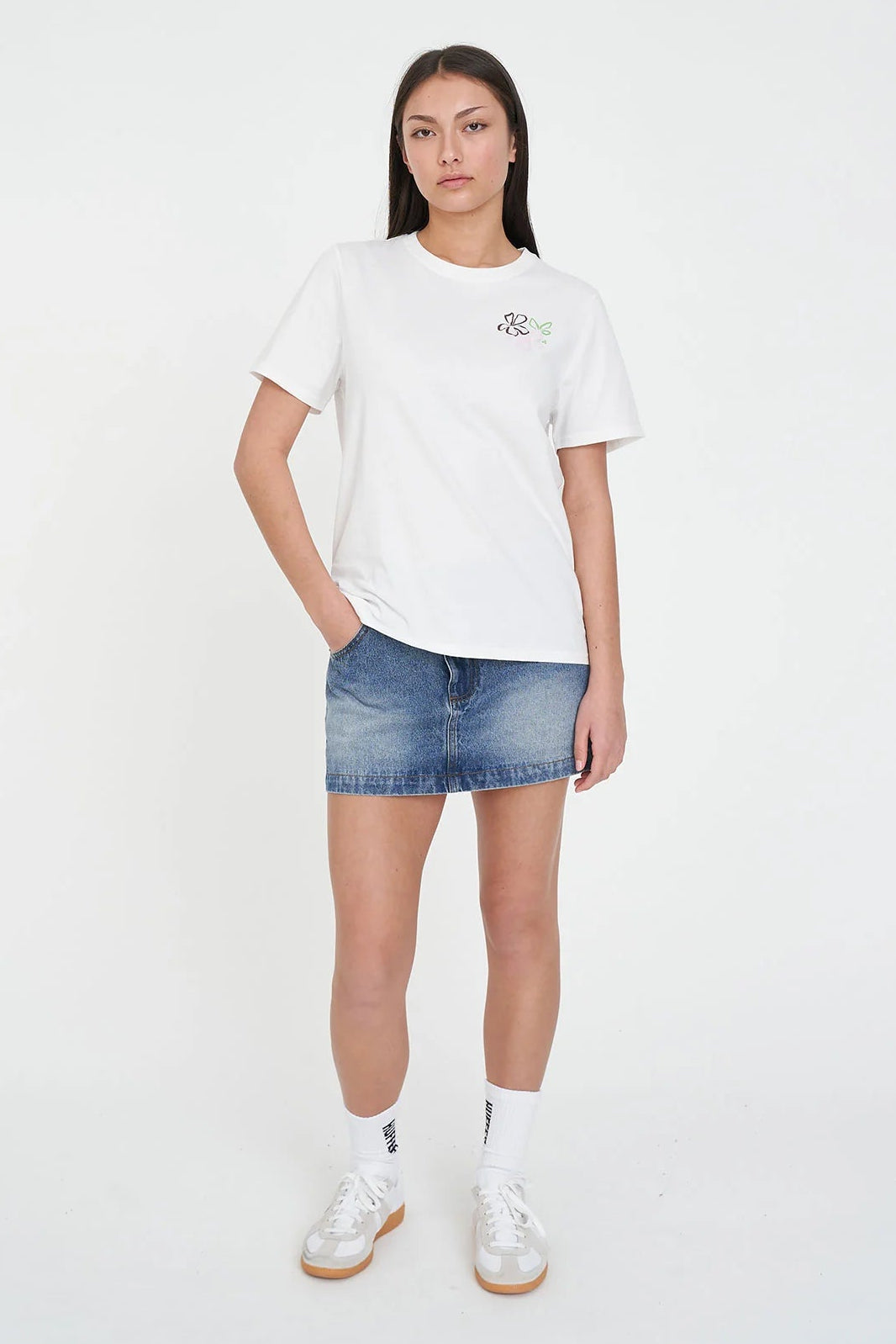 HUFFER CLASSIC TEE 170/DAZY - CHALK - THE VOGUE STORE