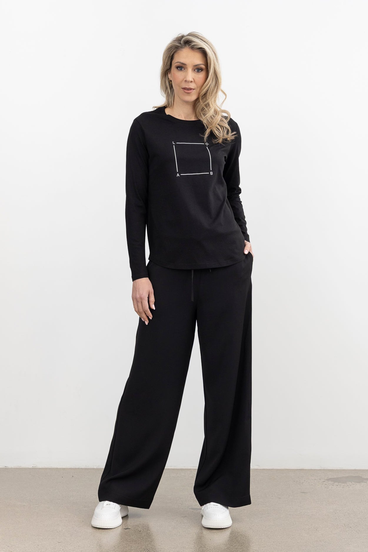 STYLE X LAB BOX TEE - BLACK/WHITE - THE VOGUE STORE