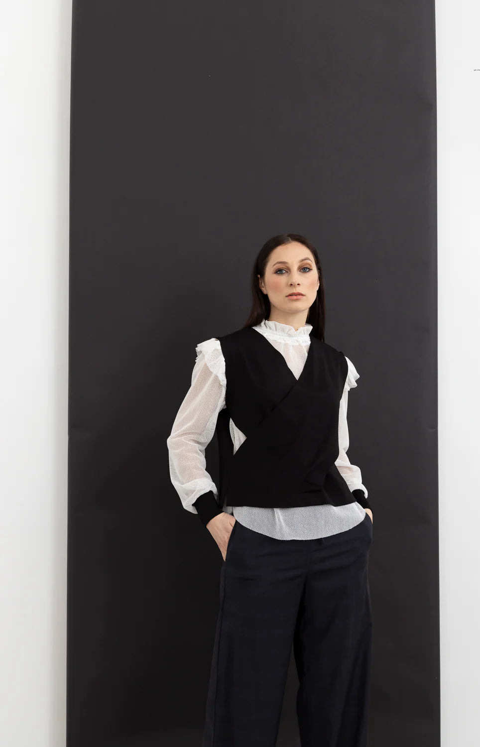STYLE XLAB X VEST - BLACK - THE VOGUE STORE