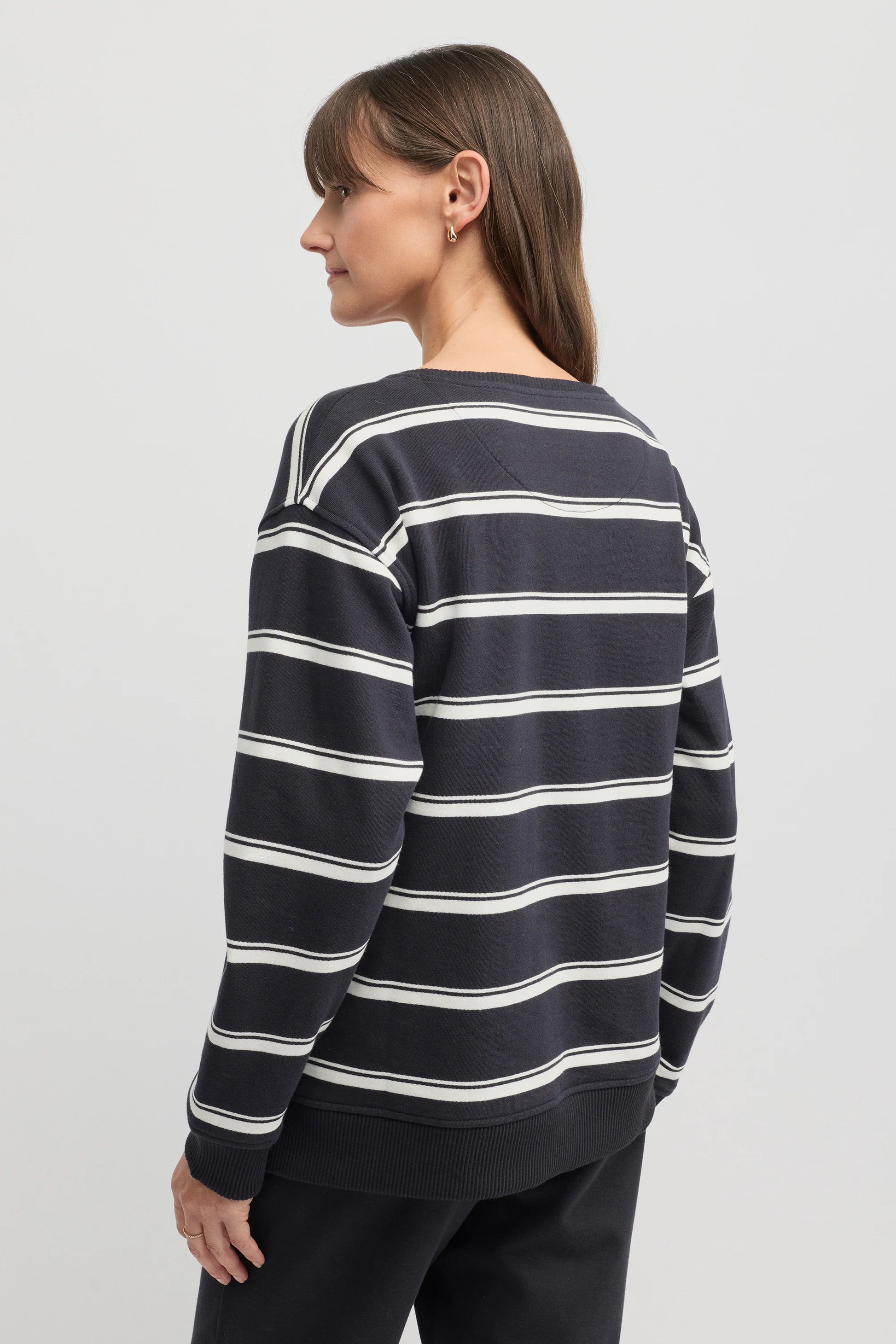 YARRA TRAIL ENDLESS SWEAT - NAVY ECRU - THE VOGUE STORE