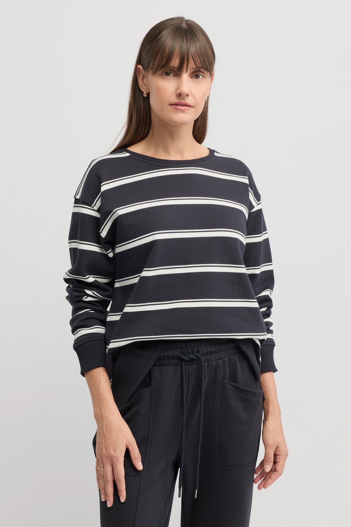 YARRA TRAIL ENDLESS SWEAT - NAVY ECRU - THE VOGUE STORE