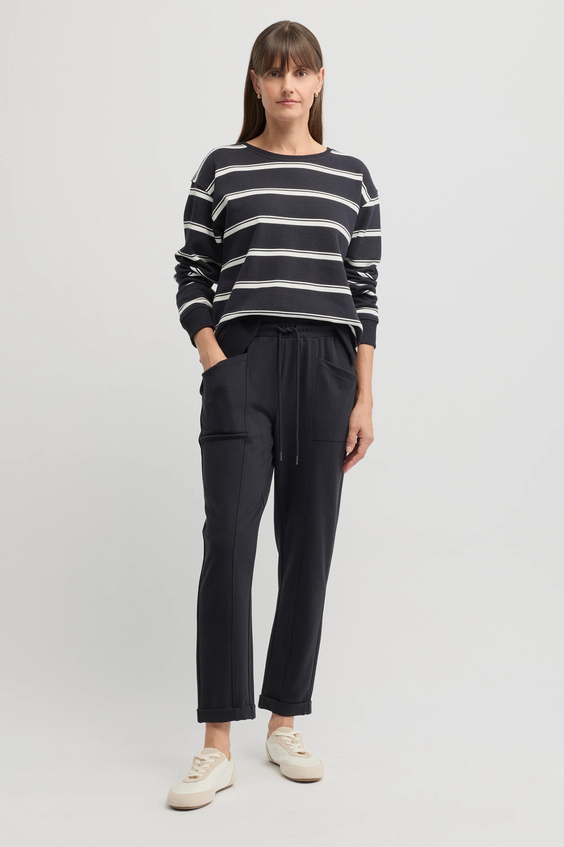 YARRA TRAIL ENDLESS SWEAT - NAVY ECRU - THE VOGUE STORE