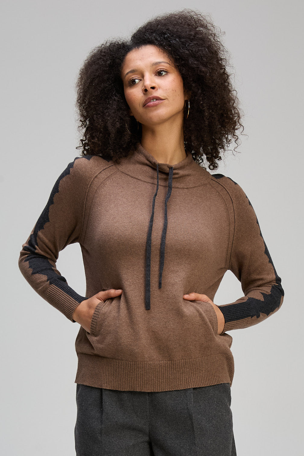 Z&P GRAPHIC NECK CORD - BARK - THE VOGUE STORE