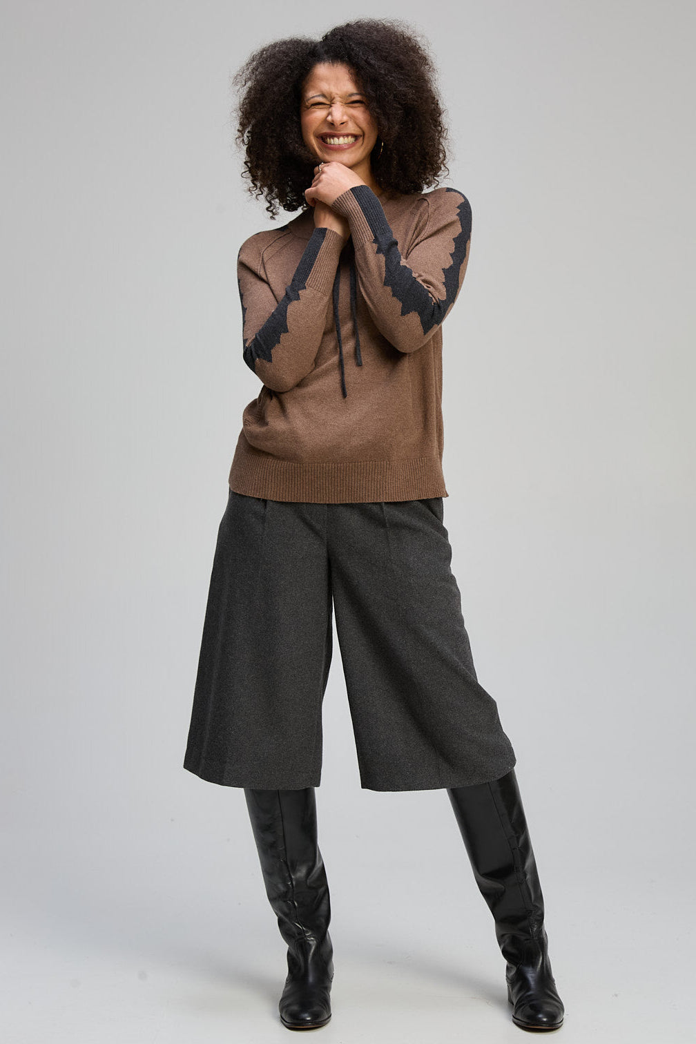 Z&P GRAPHIC NECK CORD - BARK - THE VOGUE STORE