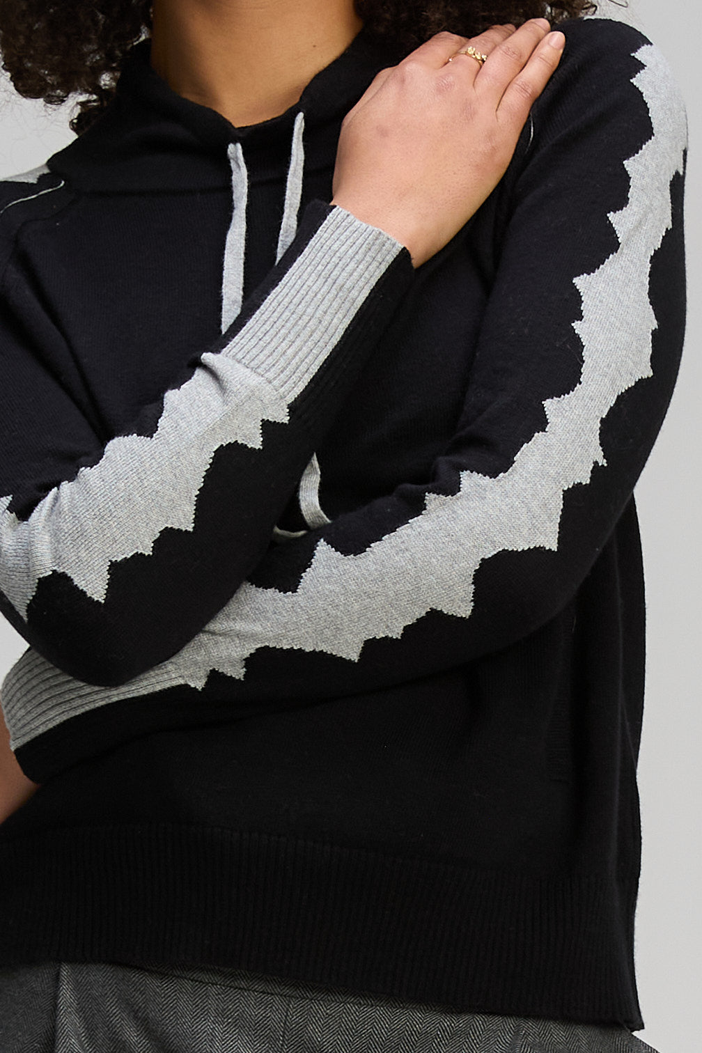 Z&P GRAPHIC NECK CORD - BLACK - THE VOGUE STORE