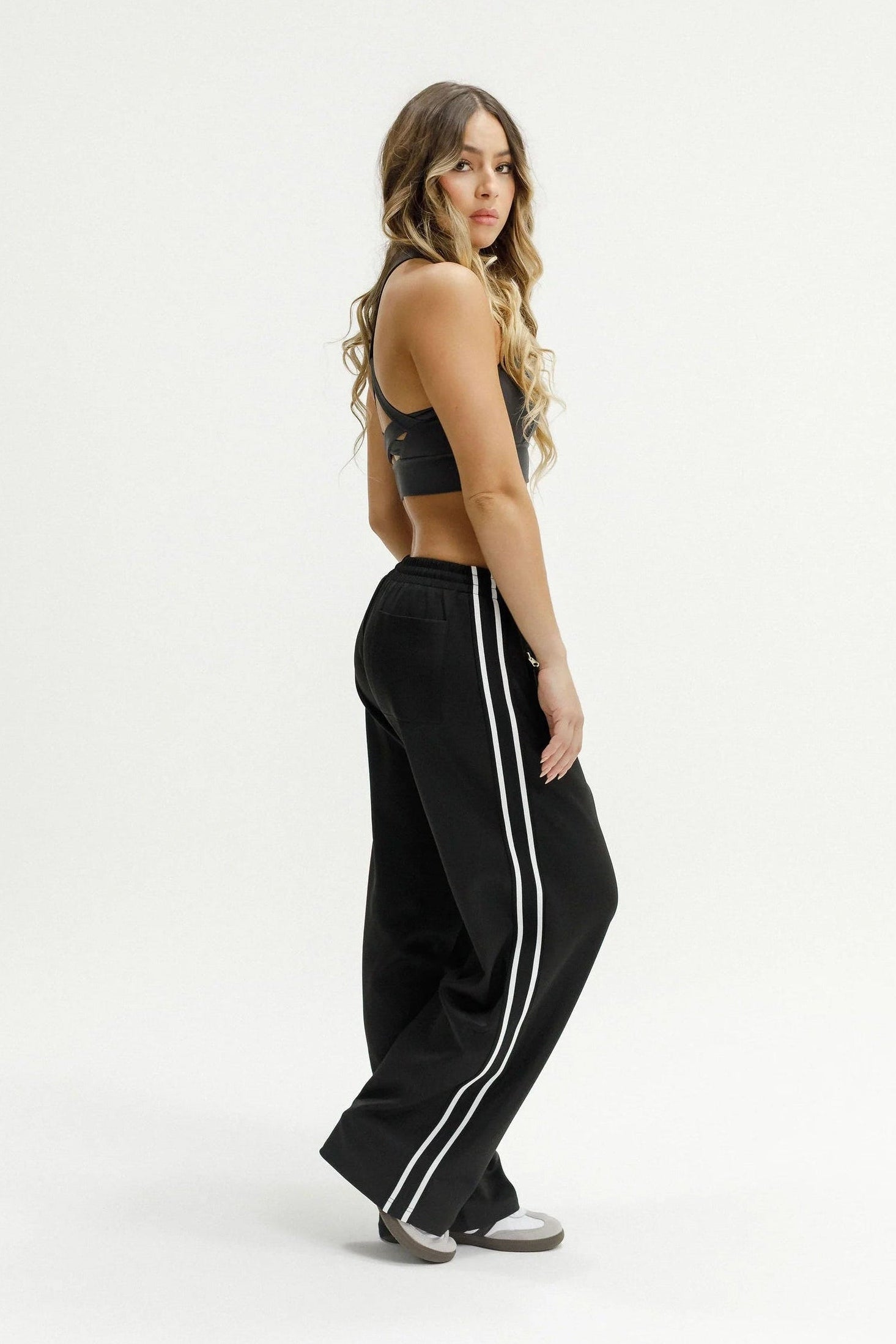 ROSE ROAD JETT PANTS - BLACK - THE VOGUE STORE