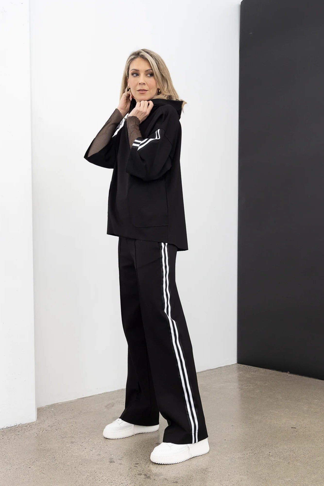 STYLE X LAB DRIFT HOODED TOP - BLACK - THE VOGUE STORE