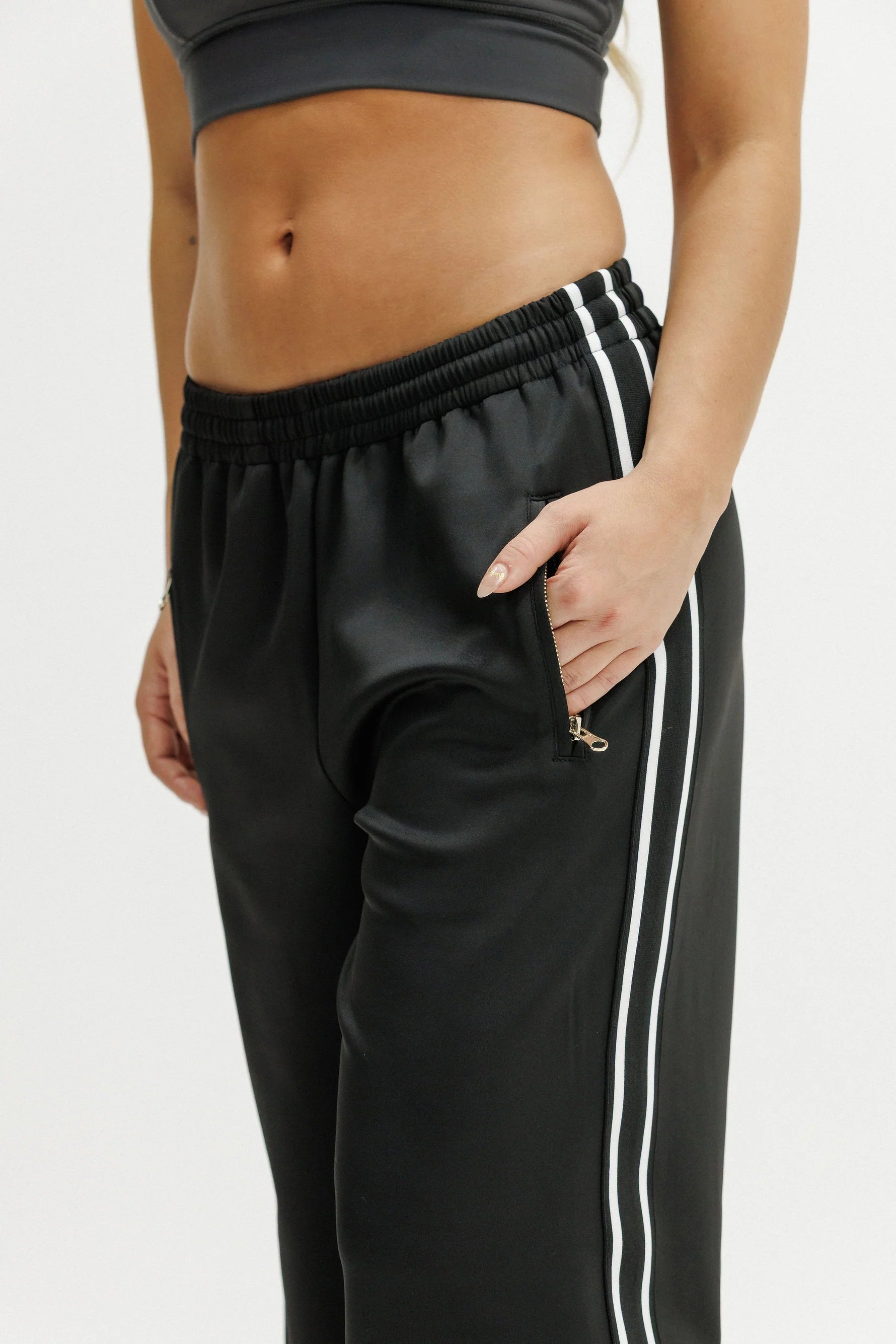 ROSE ROAD JETT PANTS - BLACK - THE VOGUE STORE