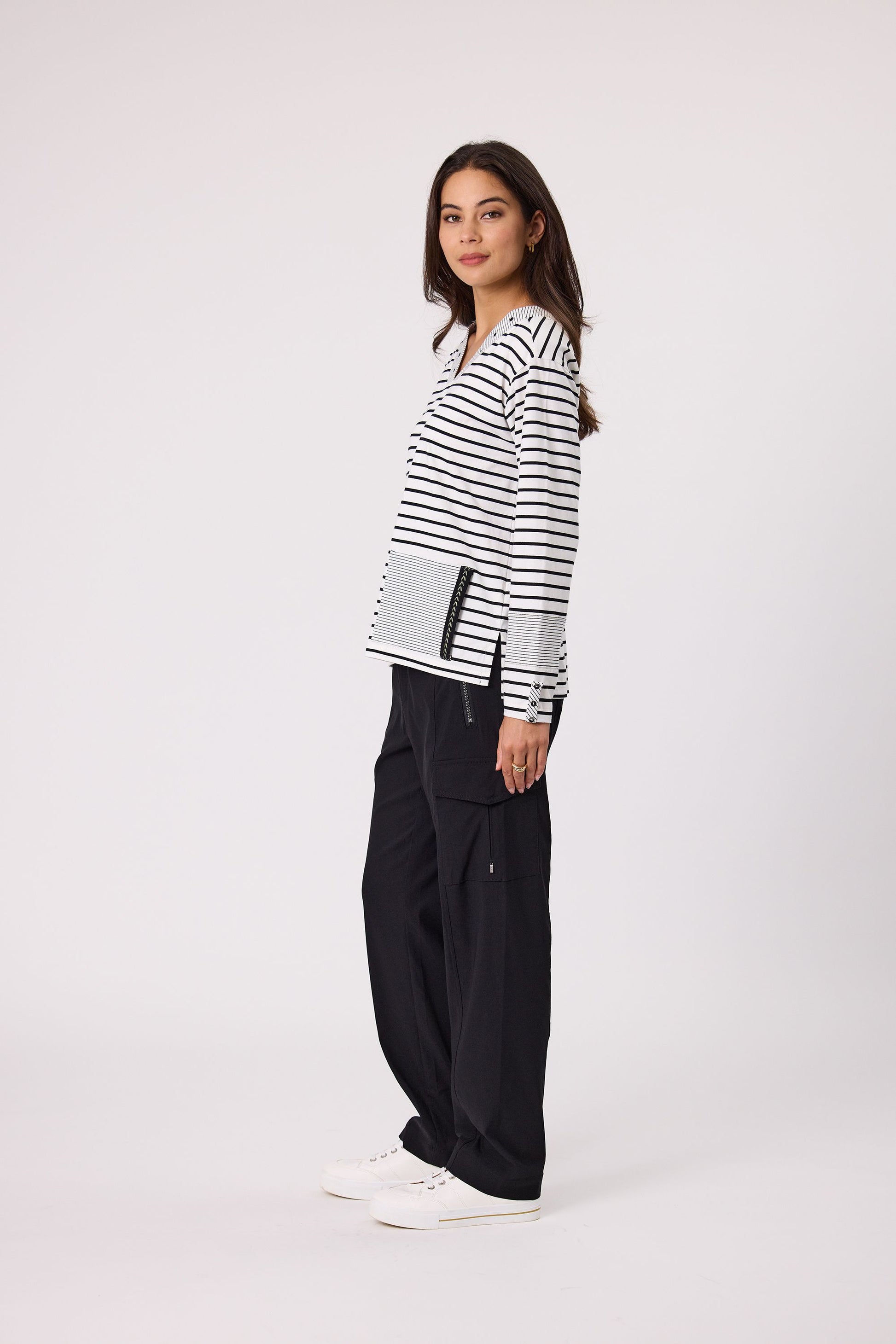 DESIGN NATION ANNEX TOP - BLACK STRIPE - THE VOGUE STORE