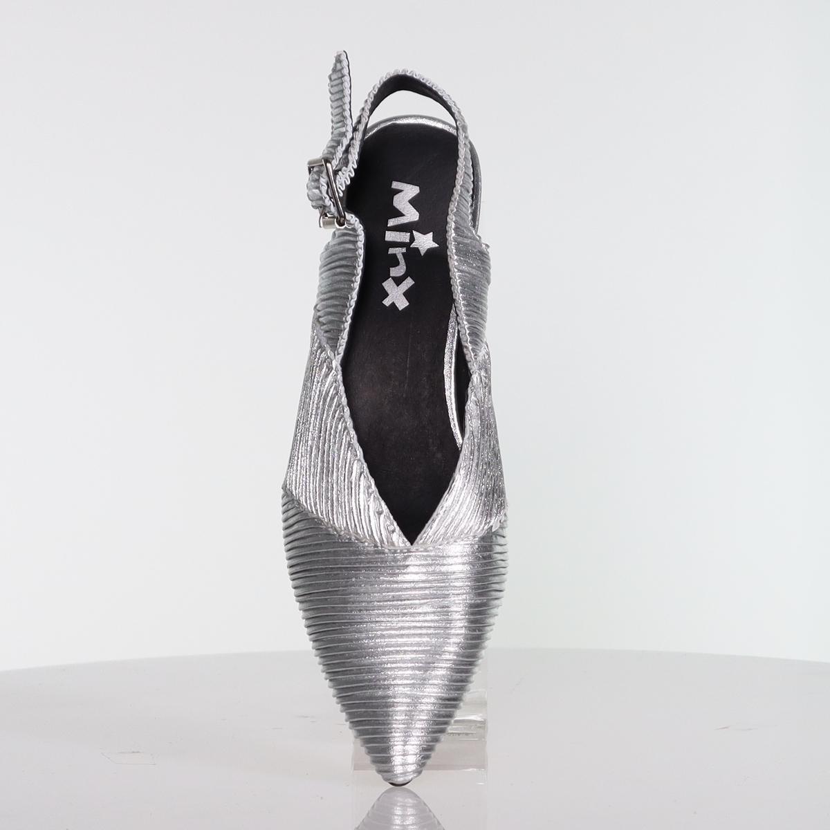 MINX PIPPIN - SILVER LINEAR EMBOSSED