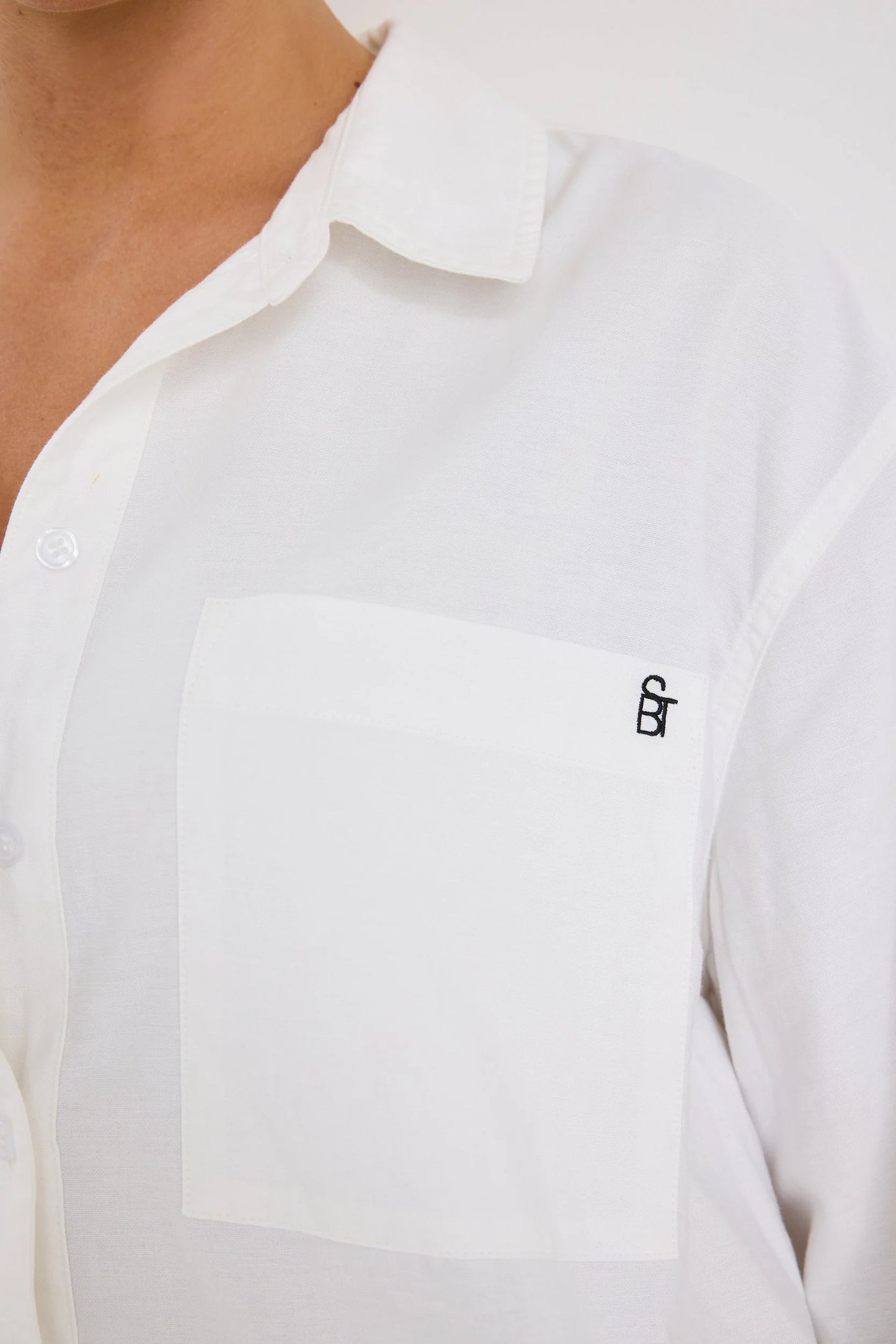 STORIES BE TOLD SIGNATURE IVORY OXFORD OVERSIZED SHIRT - THE VOGUE STORE